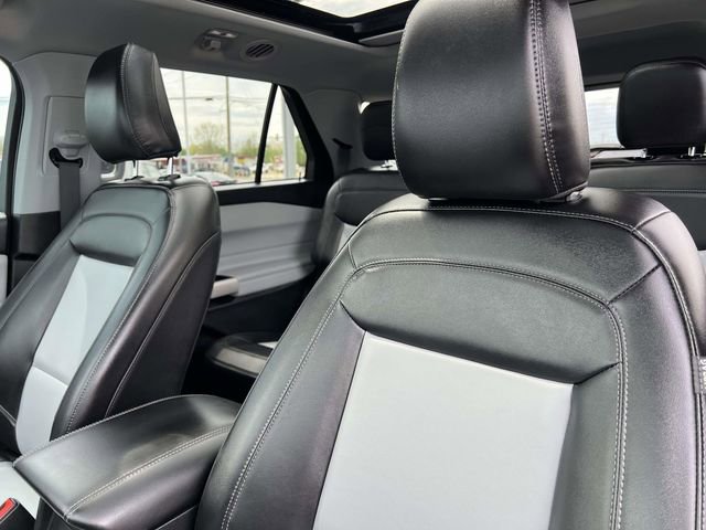 Certified 2023 Ford Explorer XLT w/ Equipment Group 202A AWD/4WD image 25