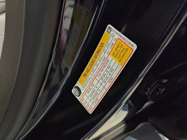 Certified 2024 Cadillac Lyriq Luxury RWD image 18