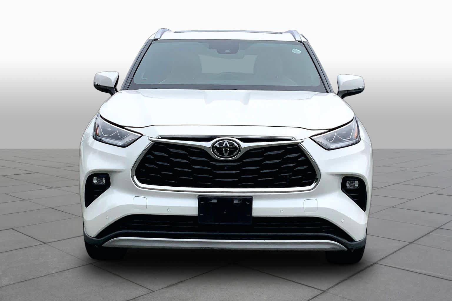 Used 2021 Toyota Highlander Platinum AWD/4WD image 4