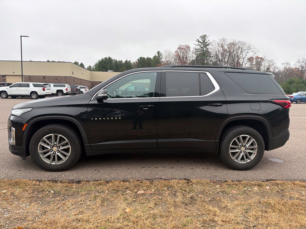Used 2023 Chevrolet Traverse LT AWD/4WD image 3