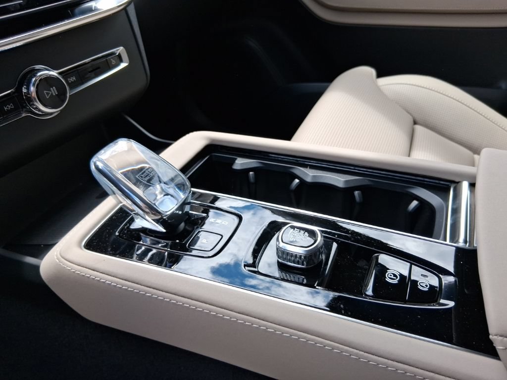 New 2026 Volvo XC90 T8 Ultra w/ Protection Package Premier AWD/4WD image 11