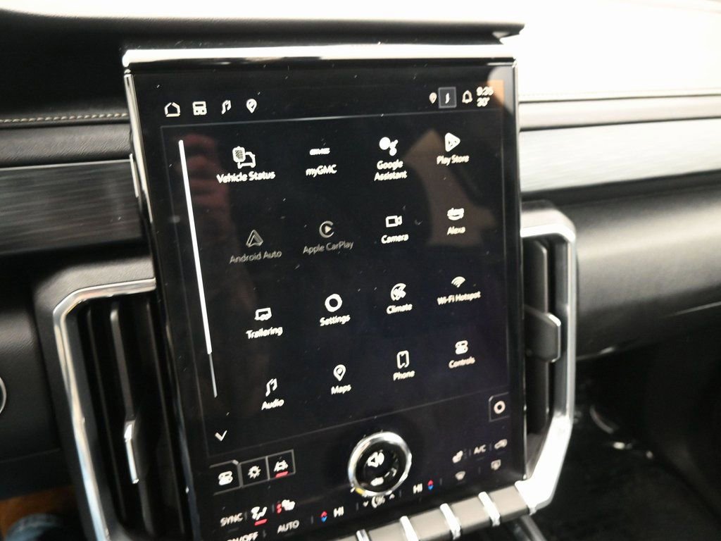 Used 2025 GMC Acadia Elevation AWD/4WD image 12