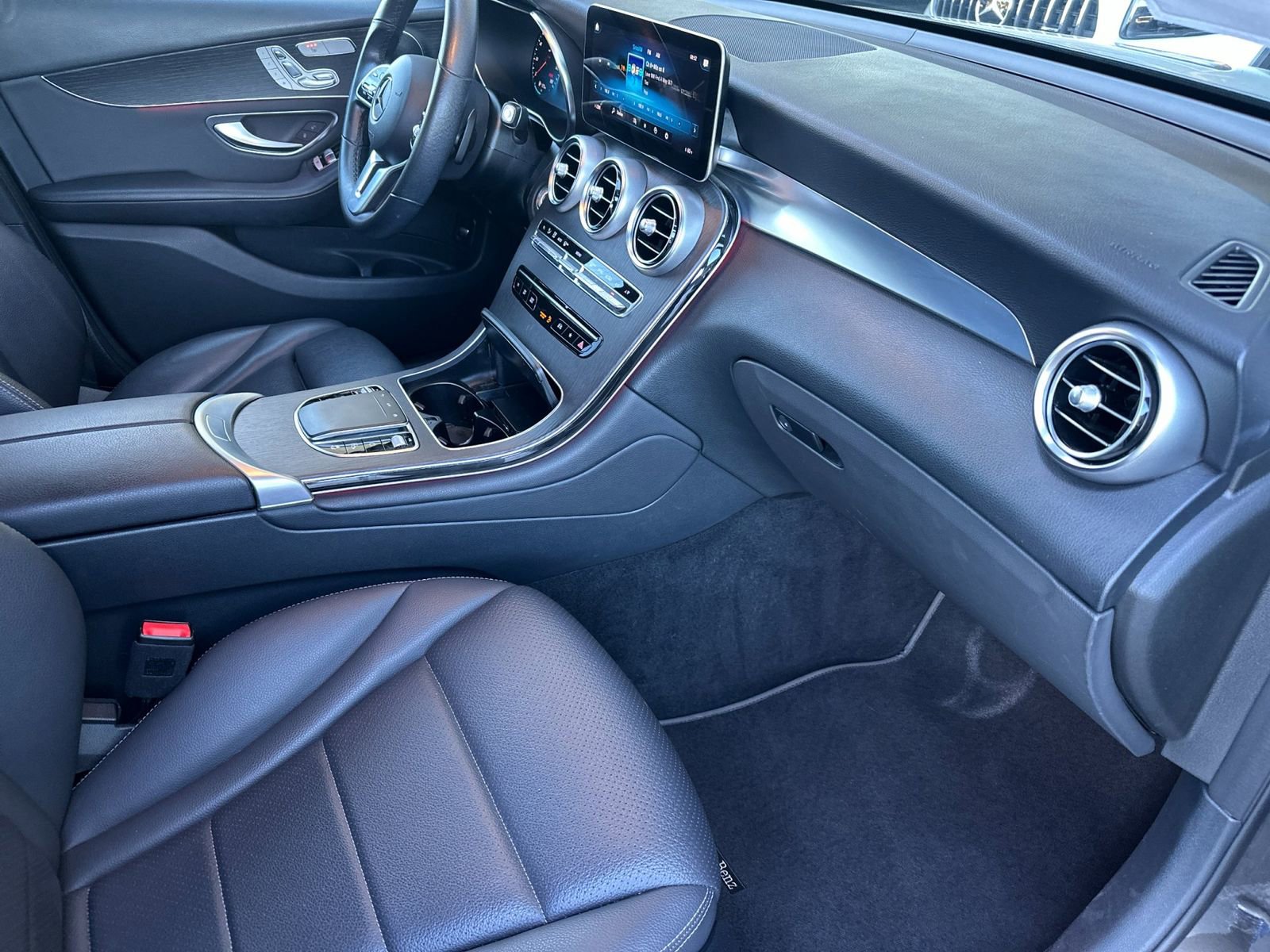 Certified 2022 Mercedes-Benz GLC 300 image 17