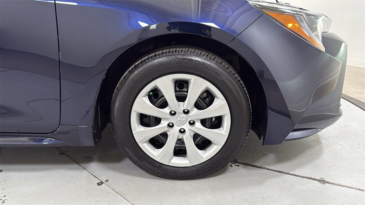 Certified 2025 Toyota Corolla LE image 21