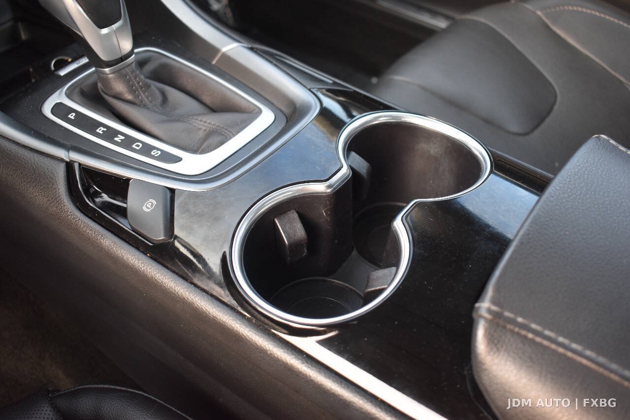 Used 2014 Ford Fusion Titanium FWD image 31