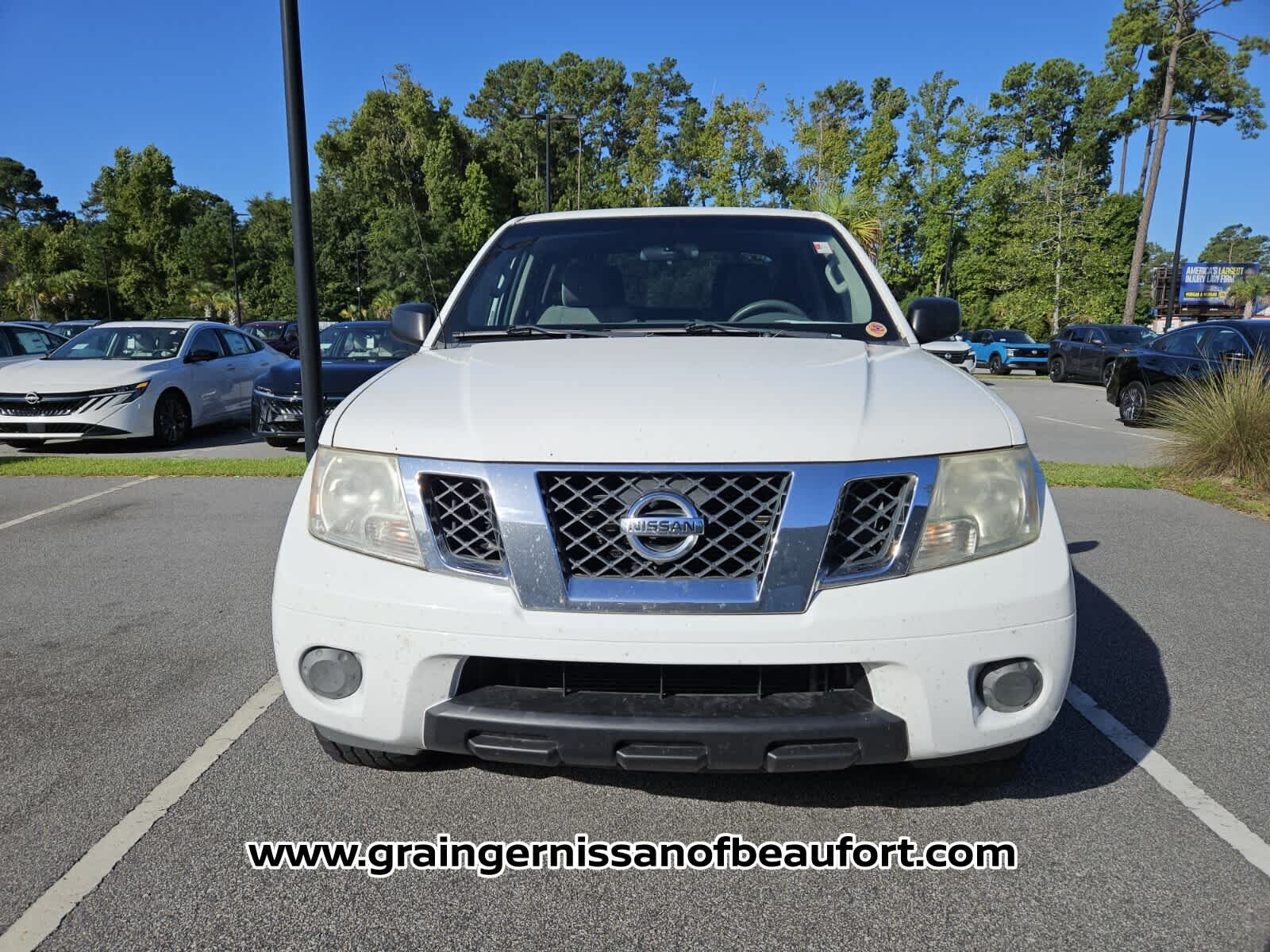 Used 2012 Nissan Frontier SV RWD image 3
