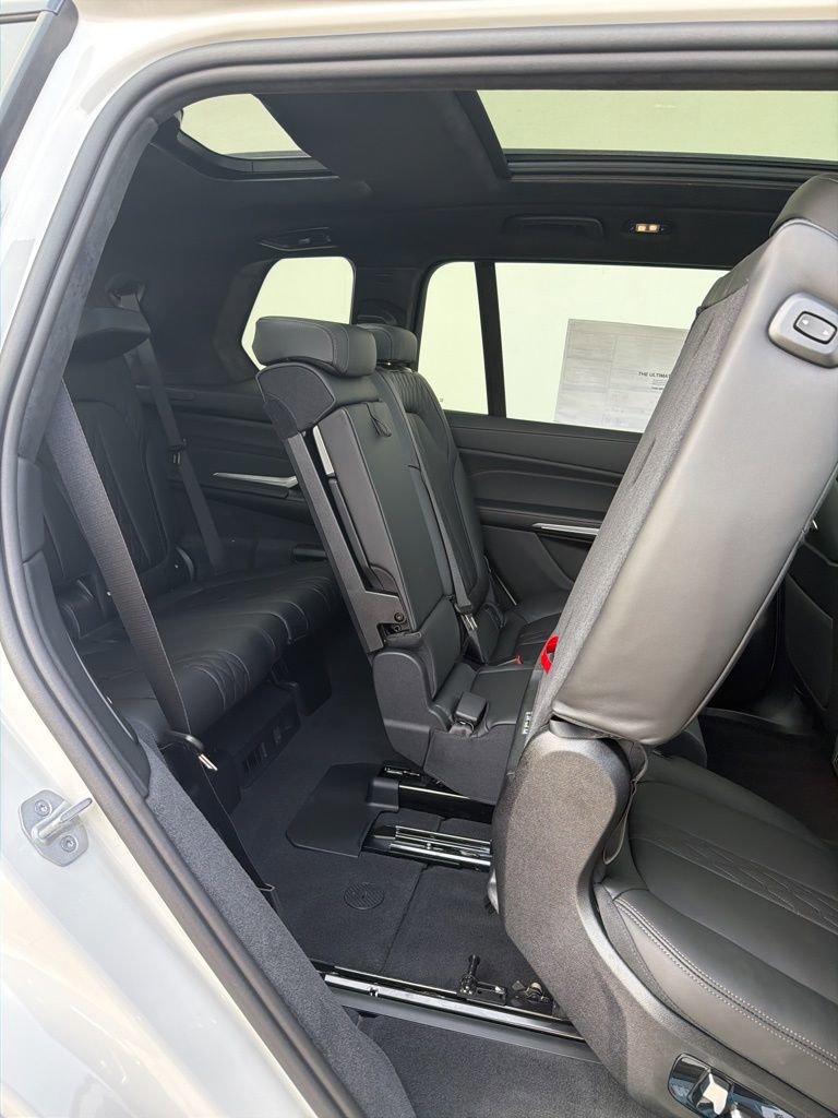 New 2026 BMW X7 M60i w/ Climate Comfort Package image 22