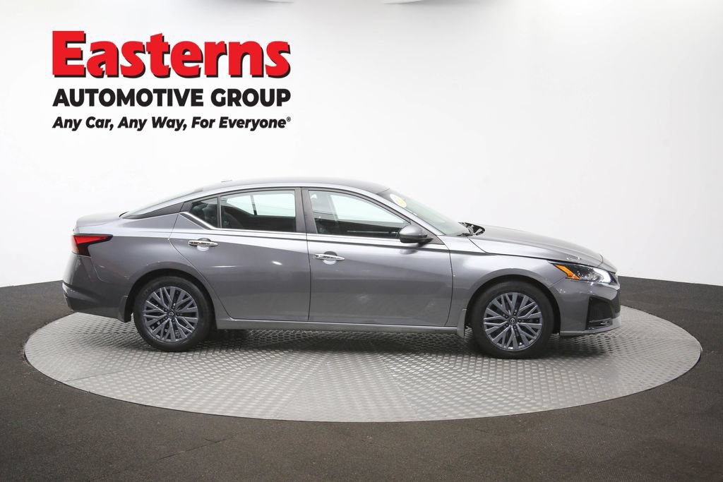 Used 2023 Nissan Altima 2.5 SV FWD image 45