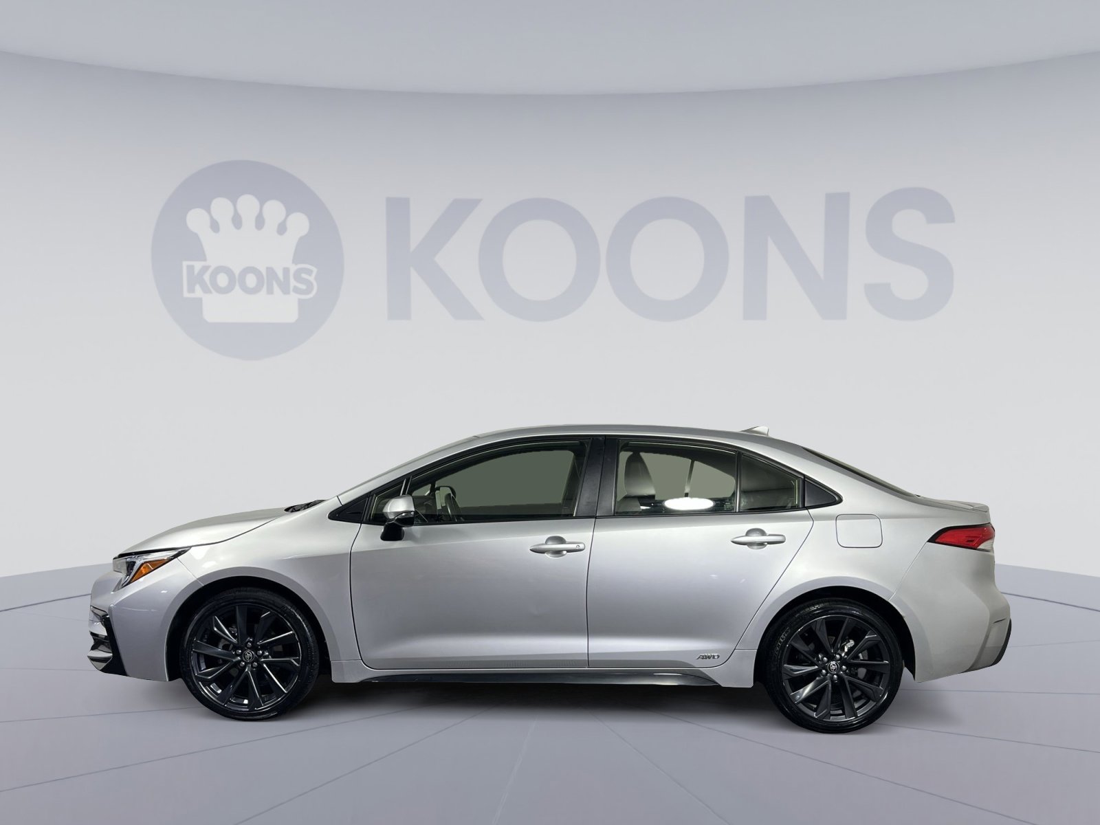 Used 2024 Toyota Corolla SE image 2