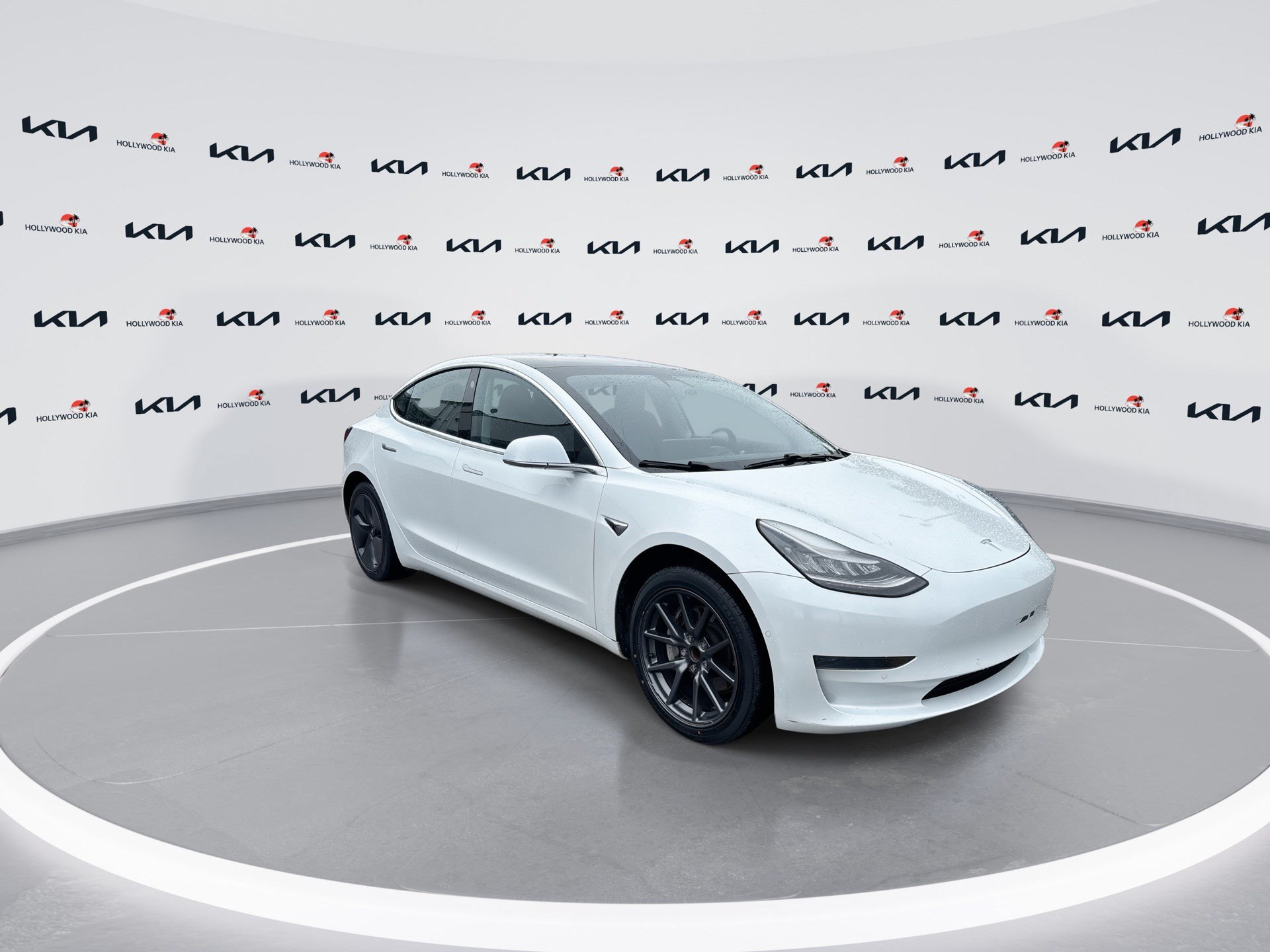 Used 2019 Tesla Model 3 Long Range RWD image 2