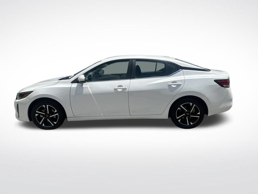 Used 2024 Nissan Sentra SV FWD image 2