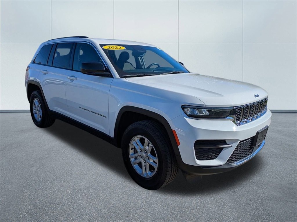 Used 2022 Jeep Grand Cherokee Laredo w/ Luxury Tech Group I