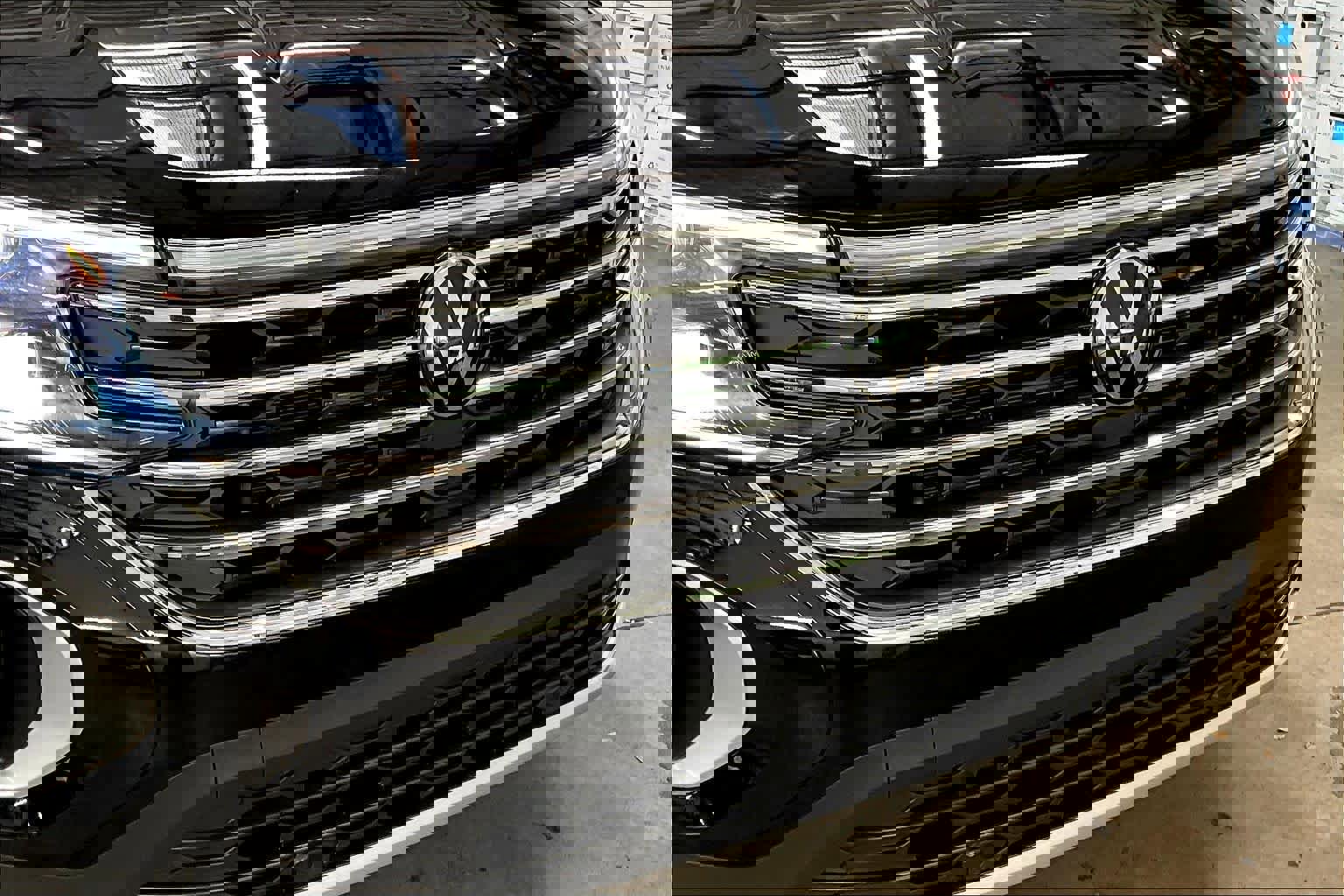 Used 2025 Volkswagen Atlas SE image 32