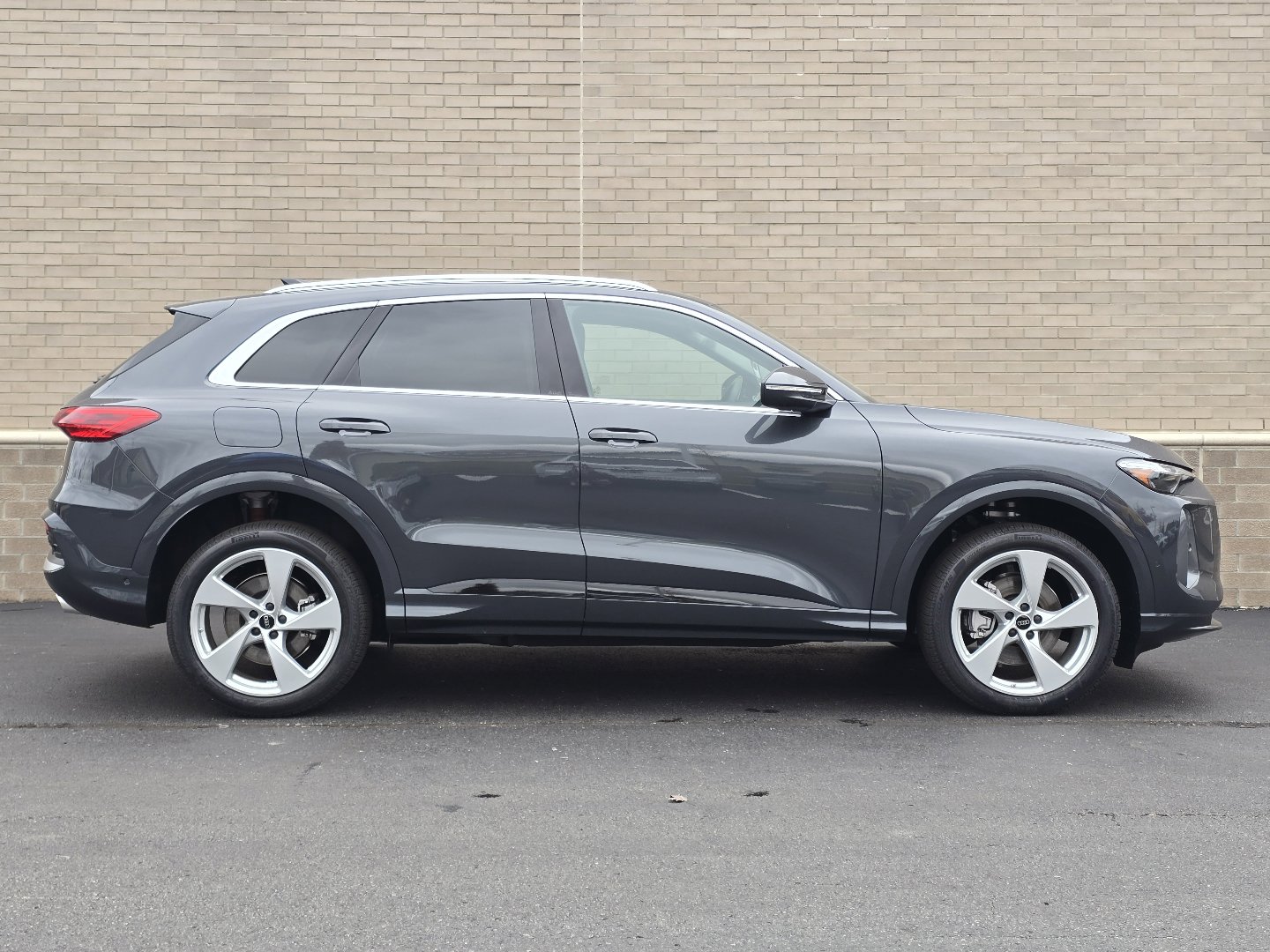 Certified 2025 Audi Q5 Premium w/ Premium Plus AWD/4WD image 27