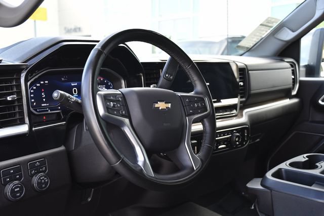 Used 2025 Chevrolet Silverado 2500 LT w/ Convenience Package AWD/4WD image 22