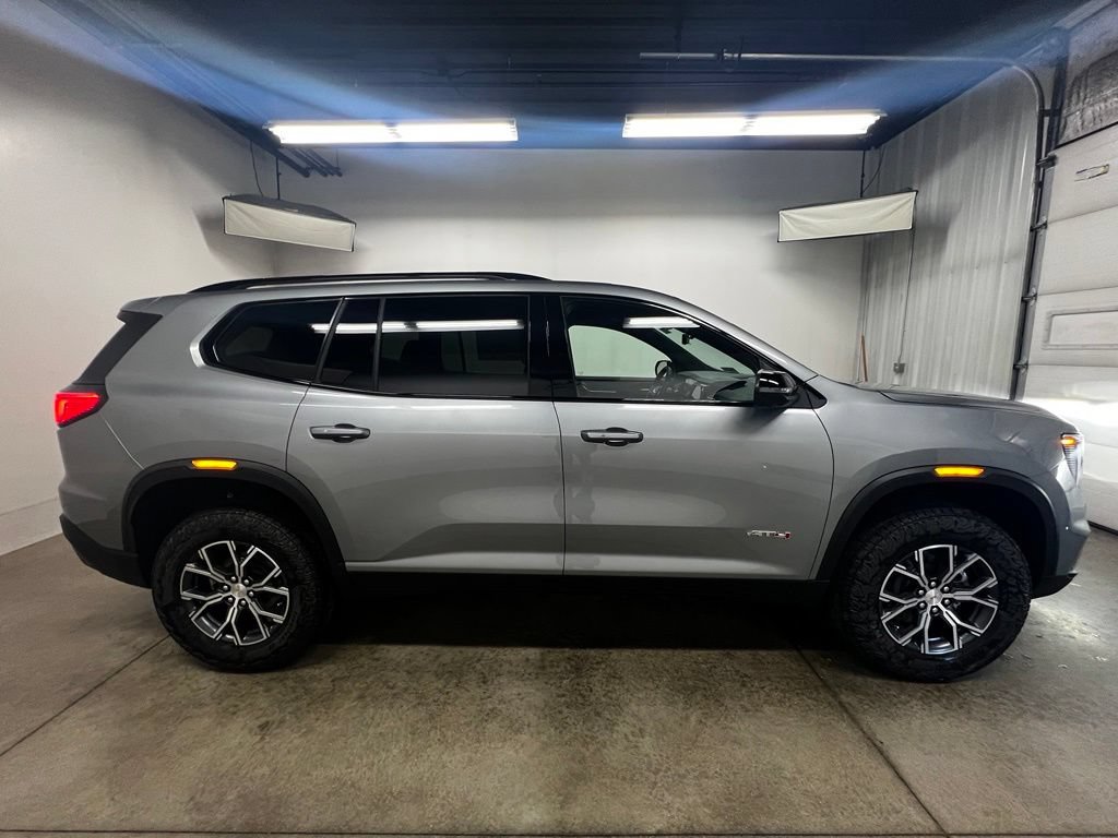 New 2026 GMC Acadia AT4 w/ Luxury Package AWD/4WD image 2