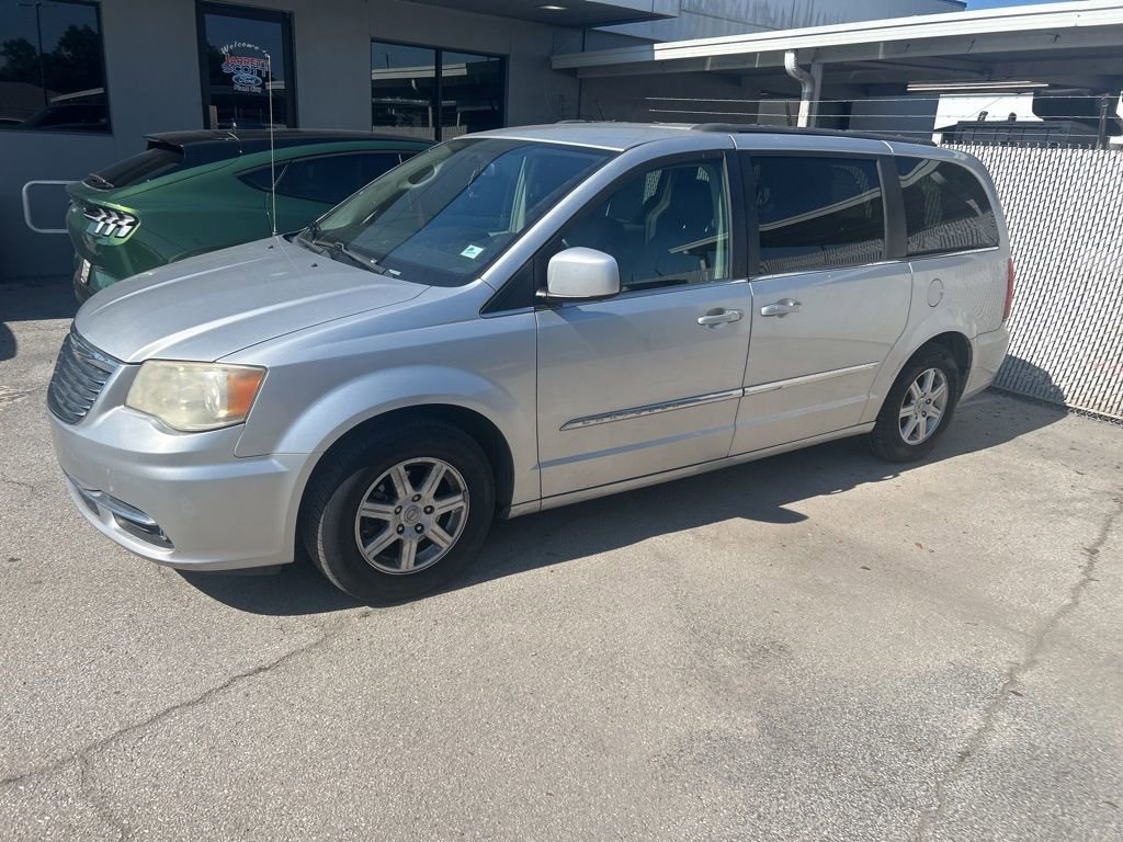 Used 2012 Chrysler Town & Country Touring w/ Entertainment Group #1 FWD image 3