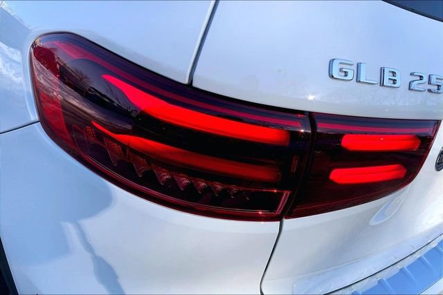 Used 2025 Mercedes-Benz GLB 250 4MATIC image 24