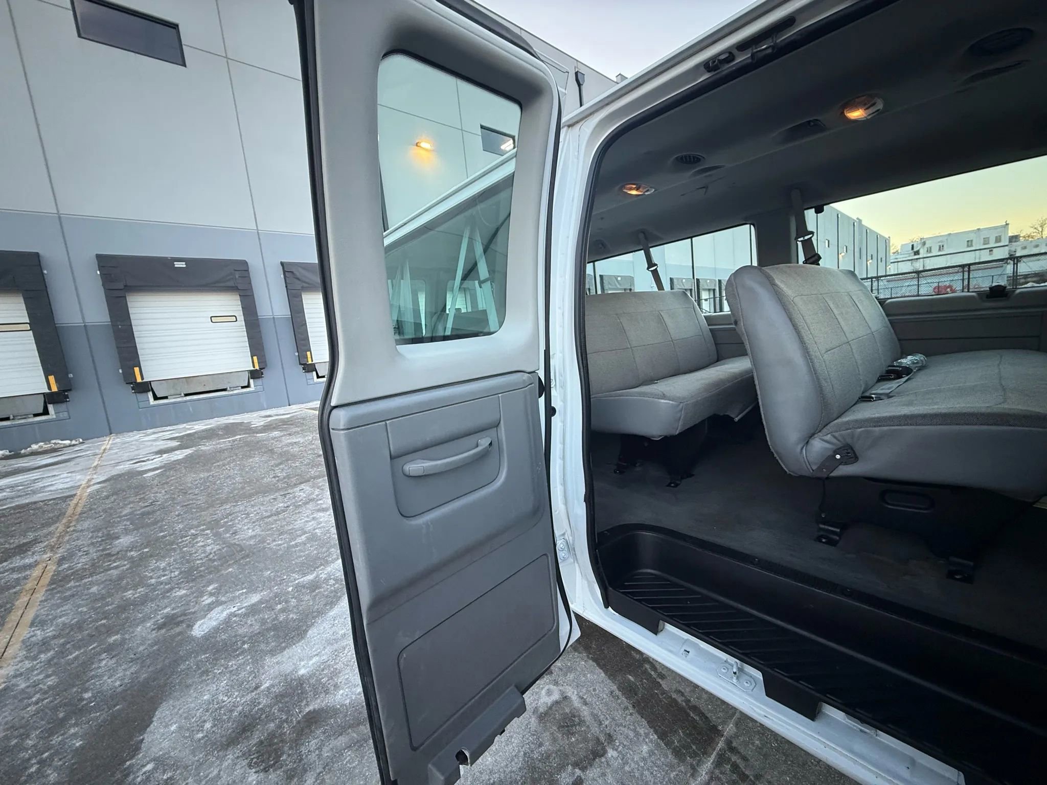 Used 2003 Ford E-350 and Econoline 350 XLT image 31