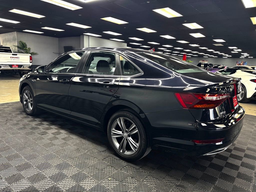 Used 2019 Volkswagen Jetta R-Line w/ R-Line Cold Weather Package FWD image 9