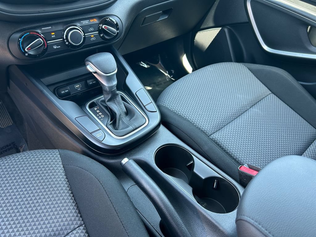 Used 2025 Kia Soul LX FWD image 18