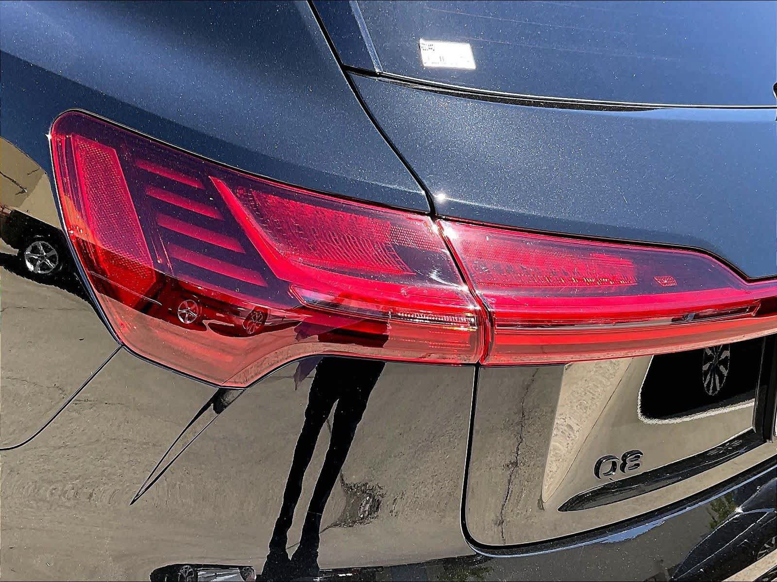 Certified 2024 Audi Q8 e-tron Premium Plus w/ Premium Plus Package AWD/4WD image 30