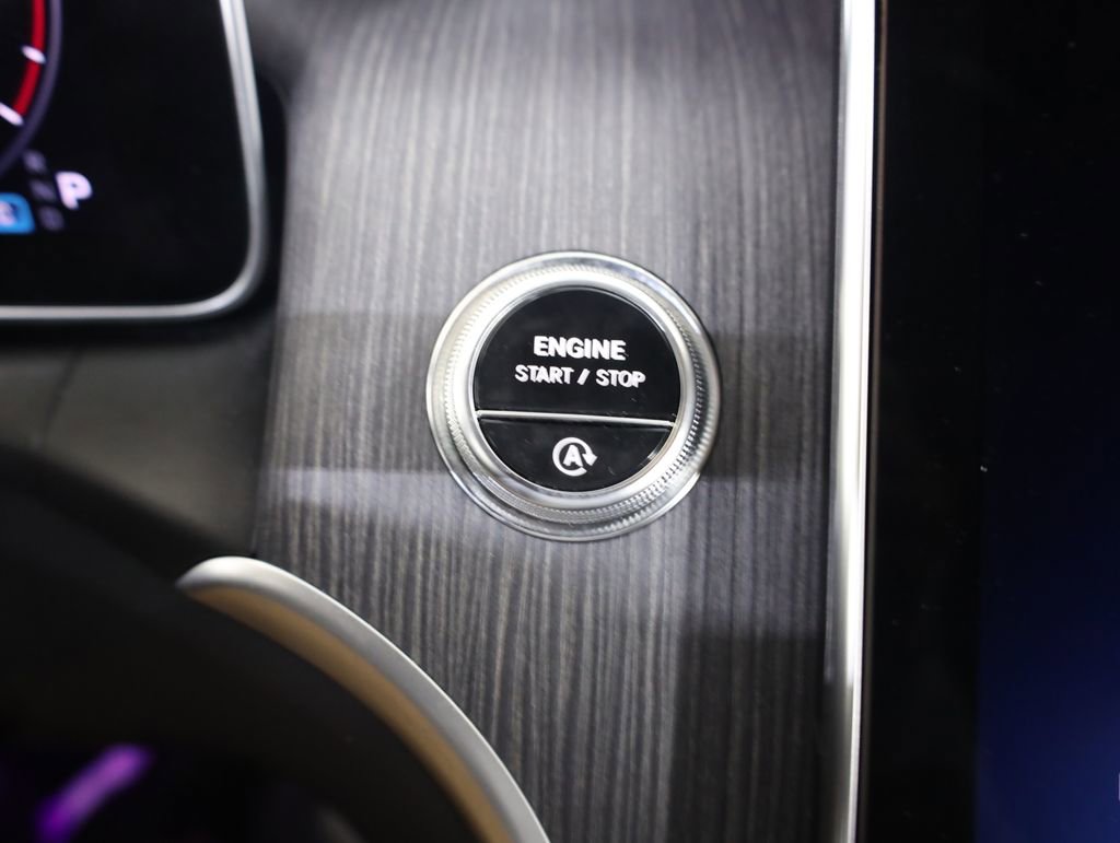 Used 2026 Mercedes-Benz GLC 300 4MATIC image 23