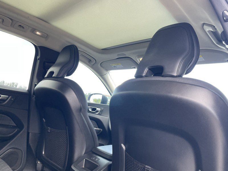 Used 2022 Volvo XC60 B5 Momentum AWD/4WD image 9