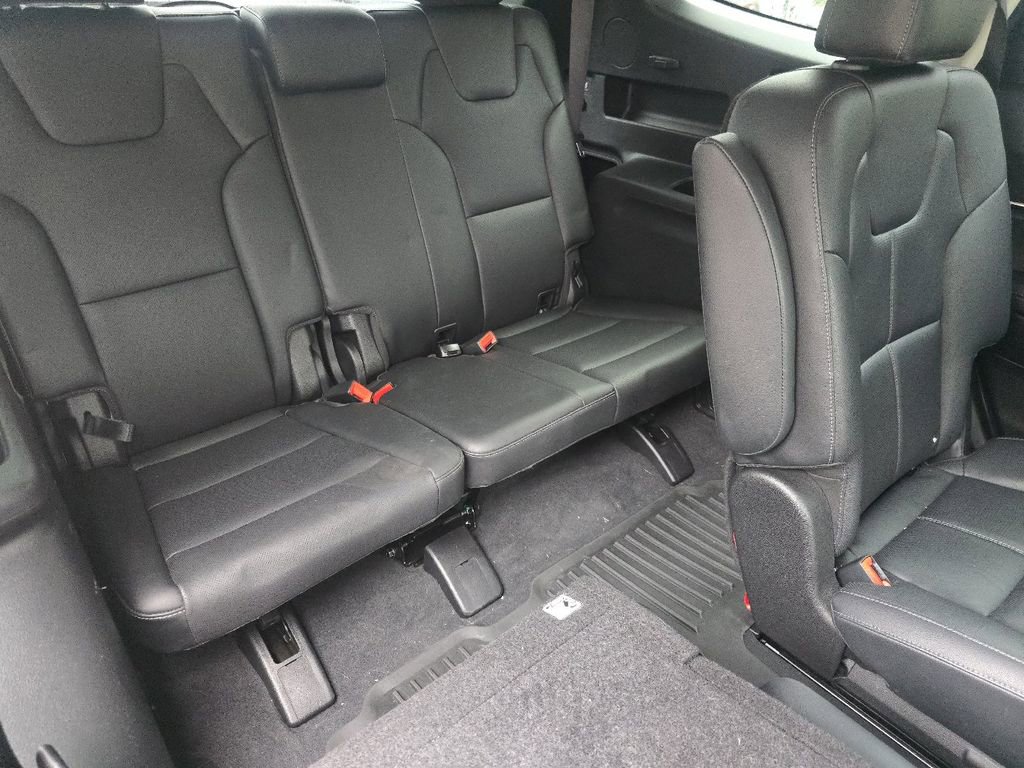 Used 2022 Kia Telluride EX w/ EX Premium Package image 21