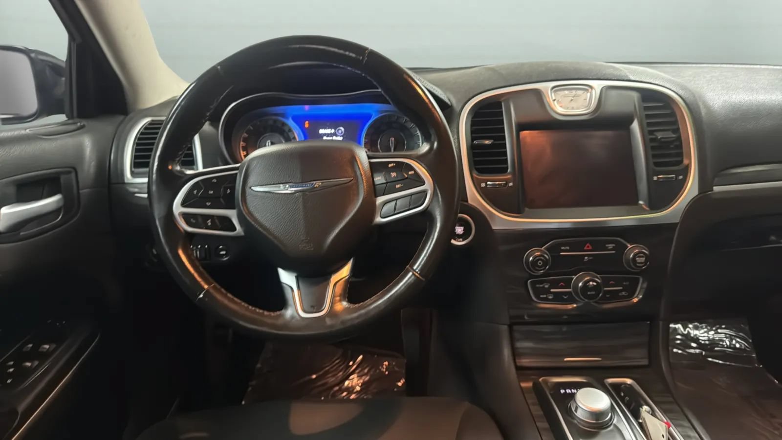 Used 2021 Chrysler 300 Touring w/ Sport Appearance Package RWD image 10