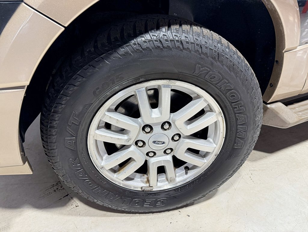 Used 2014 Ford Expedition EL XLT w/ Equipment Group 202A image 2