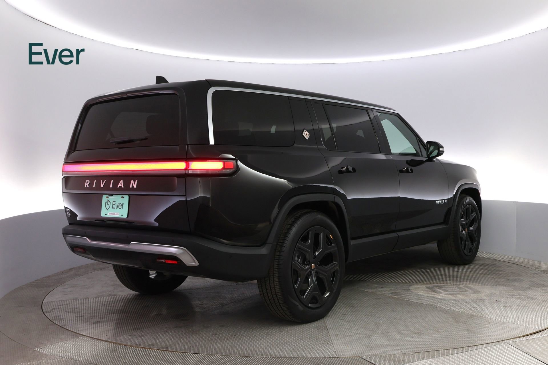 Used 2024 Rivian R1S Adventure AWD/4WD image 3