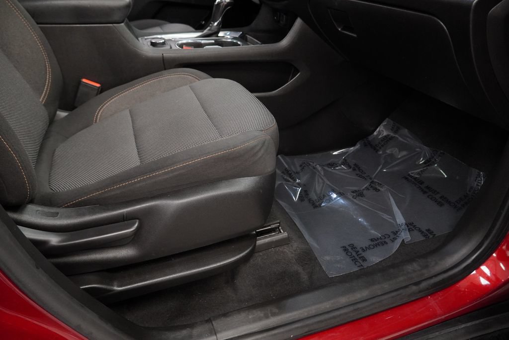 Used 2018 Chevrolet Traverse LT FWD image 38