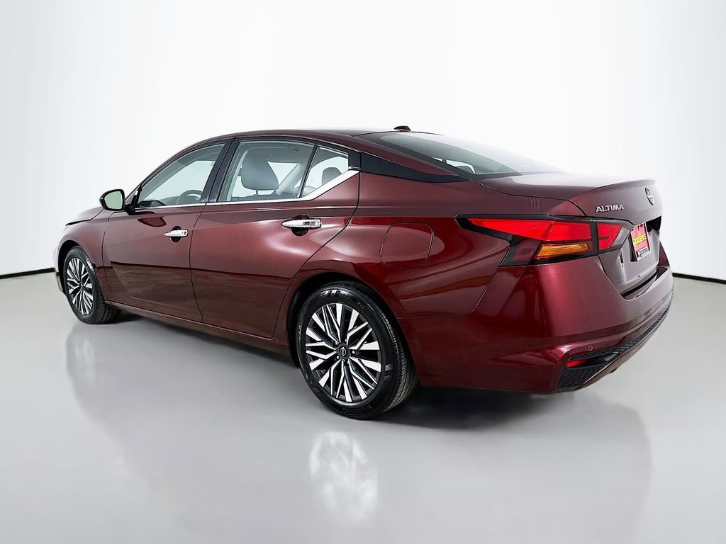 Used 2024 Nissan Altima 2.5 SV FWD image 6