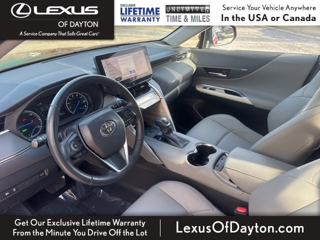 Used 2023 Toyota Venza XLE image 16