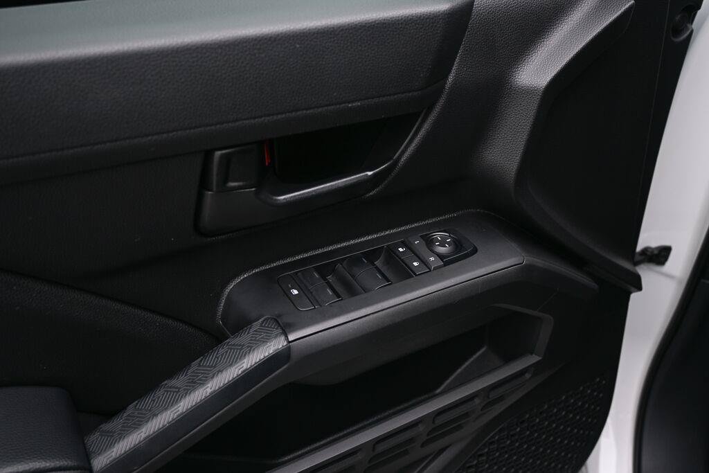 Used 2024 Toyota Tacoma SR AWD/4WD image 8