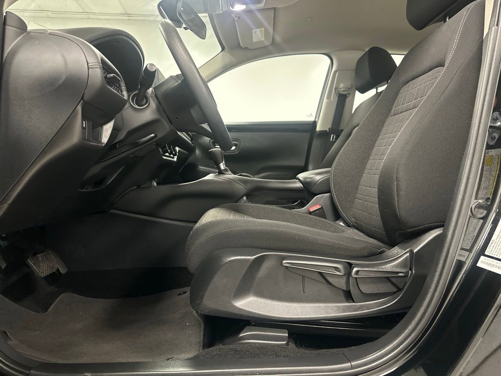 Used 2025 Honda HR-V LX image 16