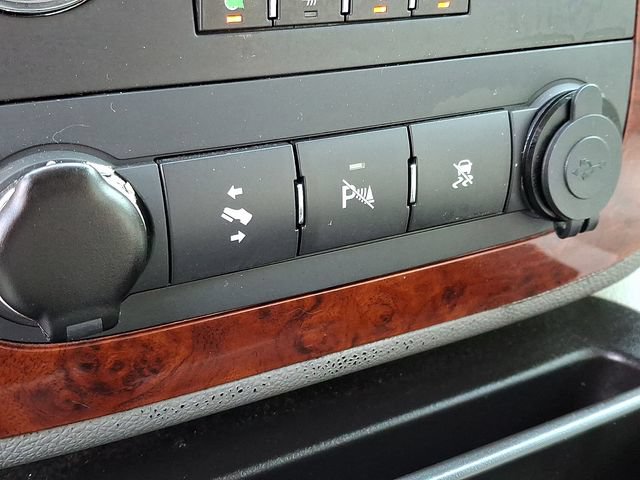 Used 2010 Chevrolet Tahoe LT AWD/4WD image 23