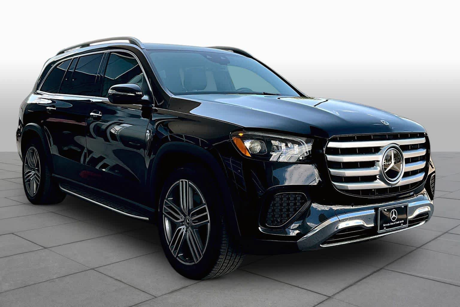 Used 2024 Mercedes-Benz GLS 450 4MATIC image 3
