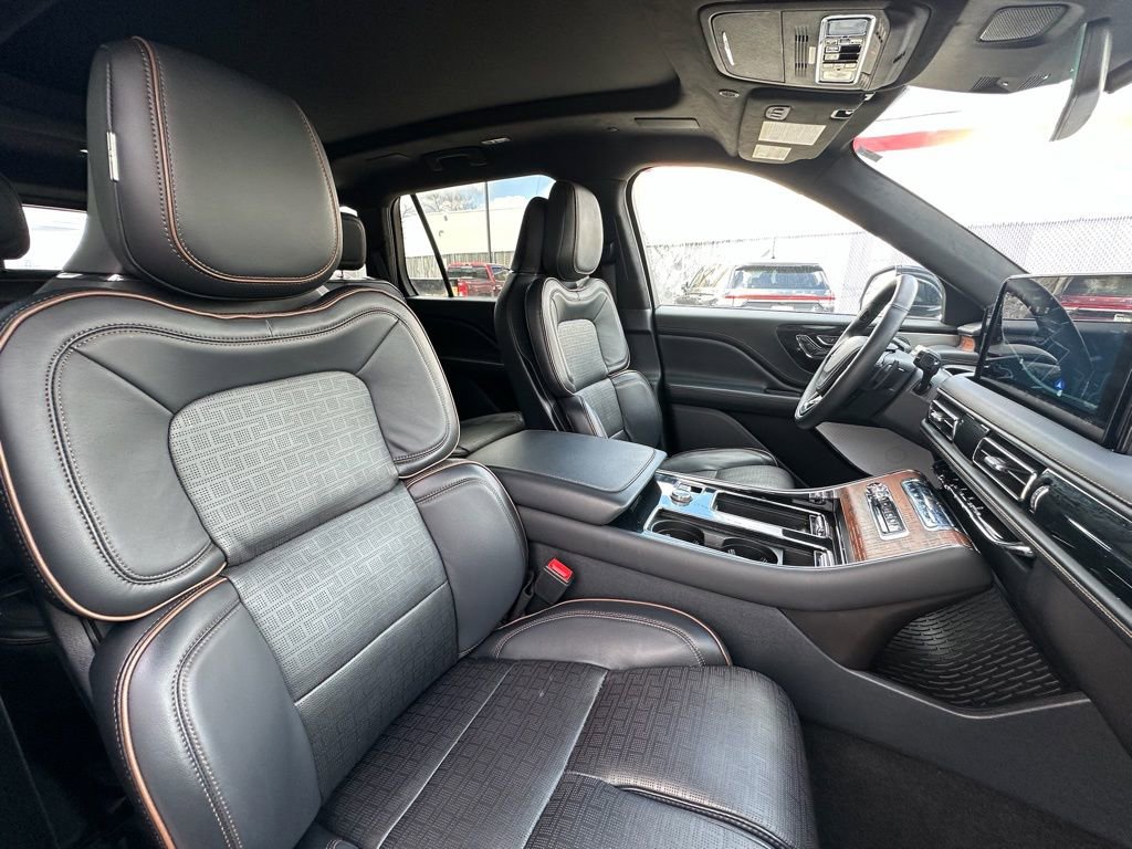 New 2025 Lincoln Aviator Black Label AWD/4WD image 22