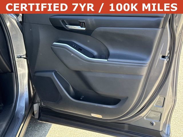 Used 2023 Toyota Highlander XLE FWD image 8