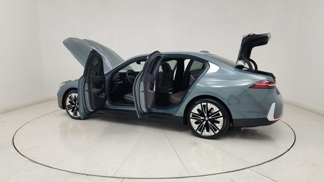 Used 2026 BMW i5 eDrive40 AWD/4WD image 17