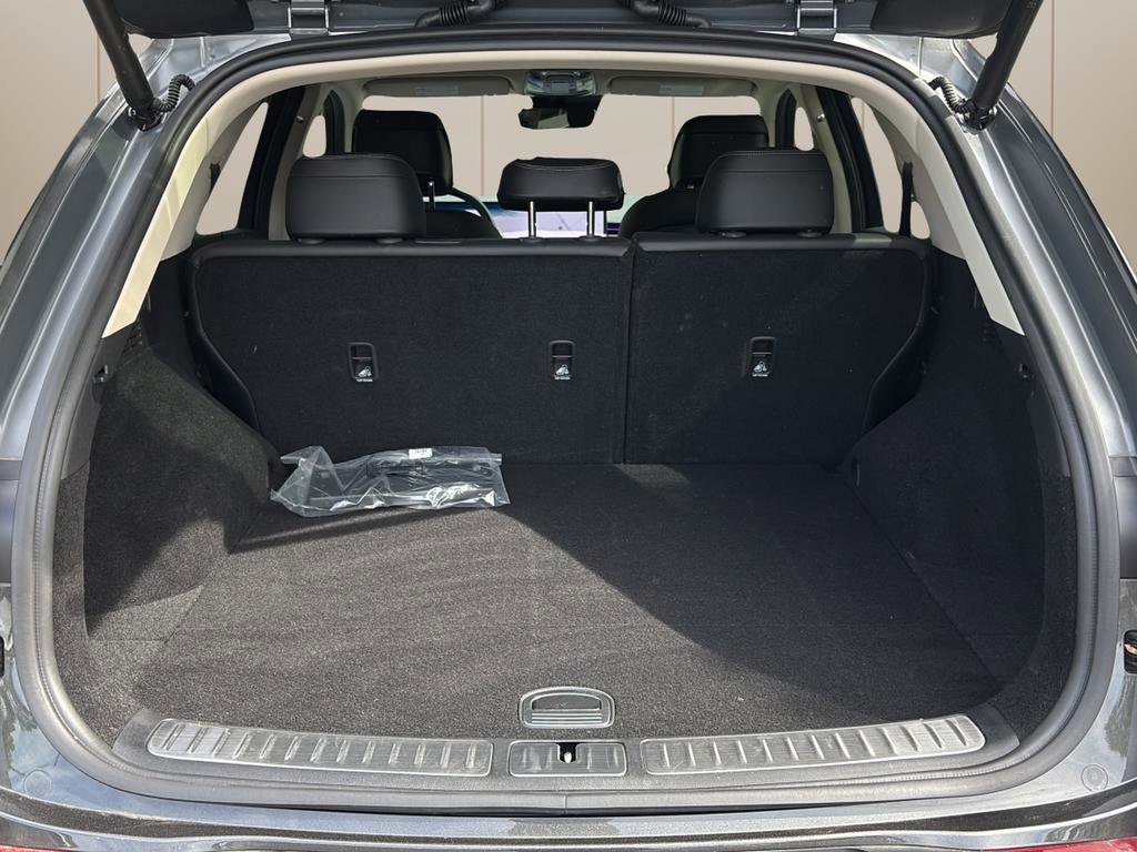 Certified 2026 Genesis GV70 2.5T image 10