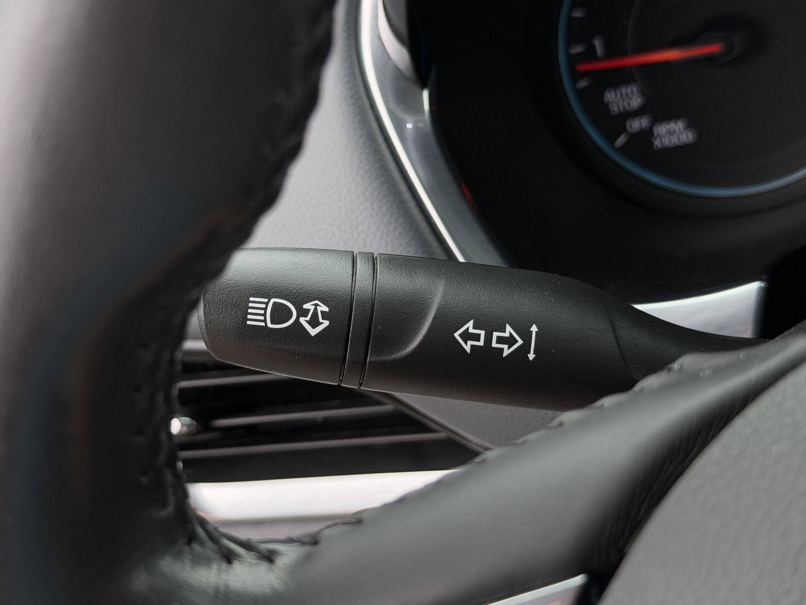 Used 2021 Chevrolet Traverse LT FWD image 19