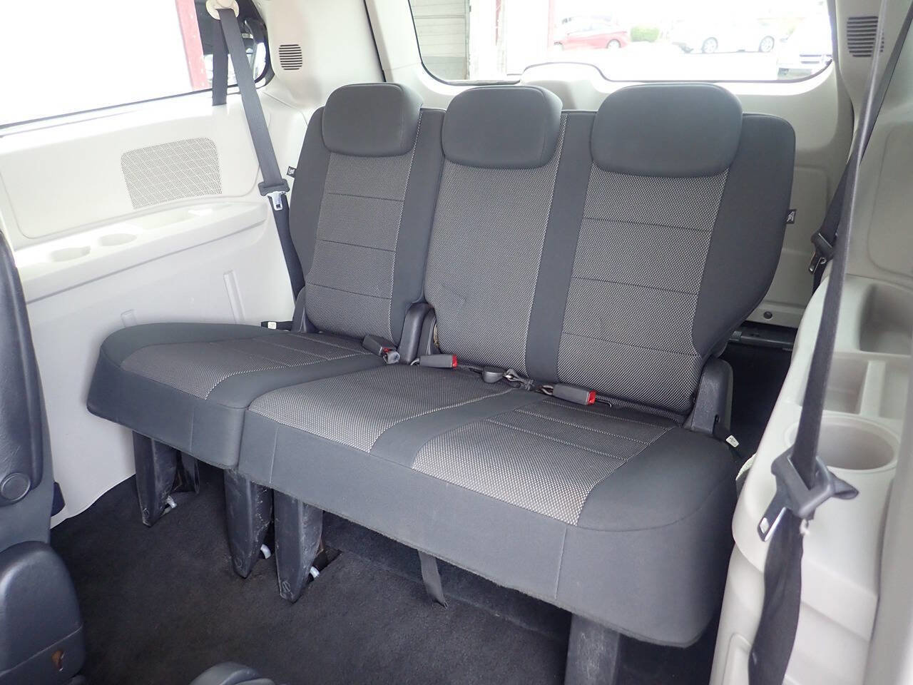 Used 2008 Dodge Grand Caravan SE FWD image 14
