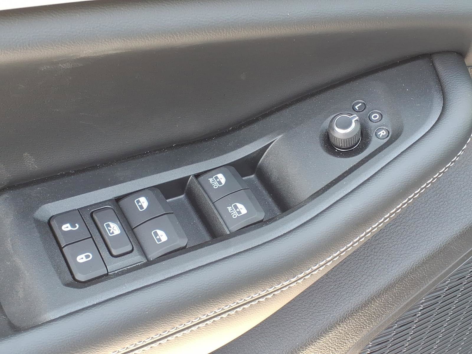 New 2025 Jeep Grand Cherokee L Limited w/ Black Appearance Package image 18