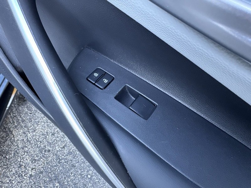 Used 2023 Toyota Corolla SE image 40