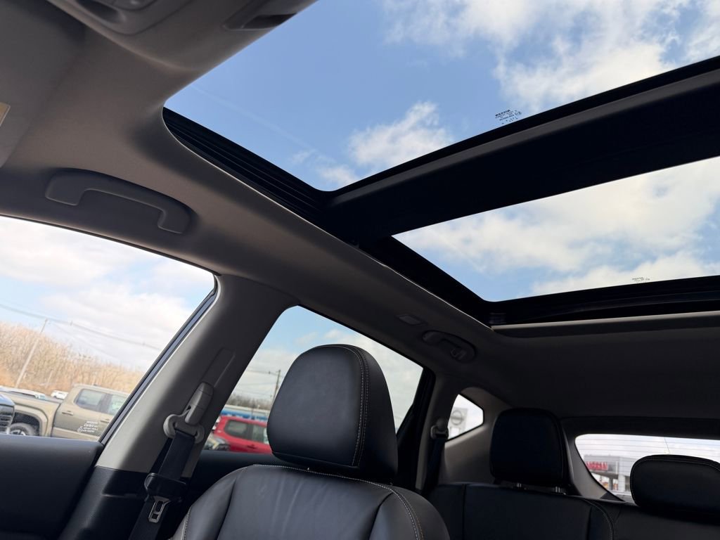 Certified 2024 Nissan Murano Platinum w/ Cargo Package image 27