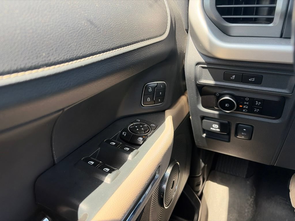 Used 2023 Ford Expedition XLT AWD/4WD image 9