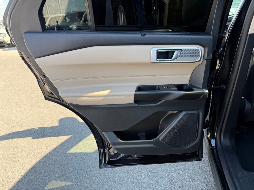 Used 2020 Ford Explorer Limited RWD image 13